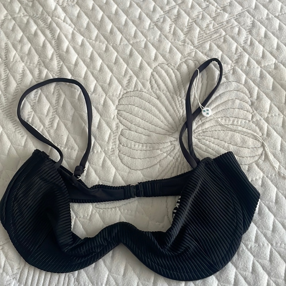 NWT Frankie’s Bikini Top